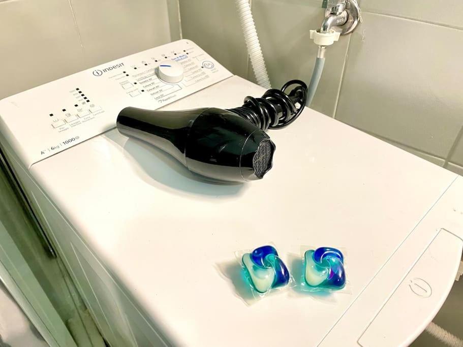 ミラノ• Cozy House • 10 Min Rho Fieraアパートメント エクステリア 写真