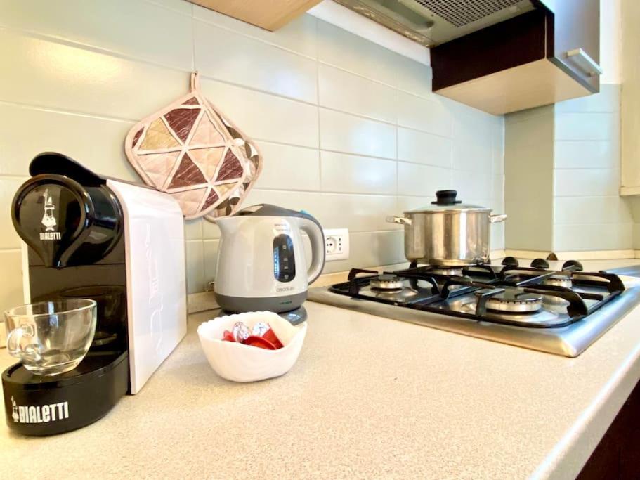 ミラノ• Cozy House • 10 Min Rho Fieraアパートメント エクステリア 写真