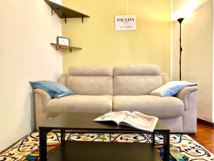 ミラノ• Cozy House • 10 Min Rho Fieraアパートメント エクステリア 写真
